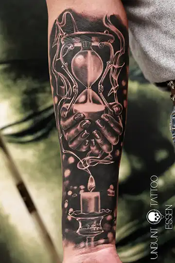 hände sanduhr tattoo von unbunt tattoo studio essen