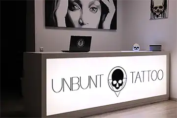 essen tattoo unbunt - empfangsbereich
